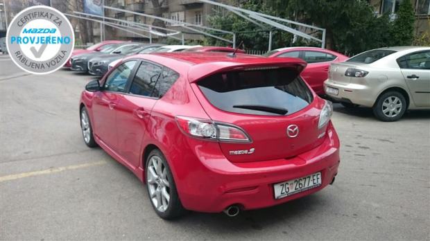 Mazda 3 njuškalo