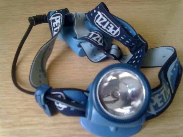 Naglavna lampa petzl