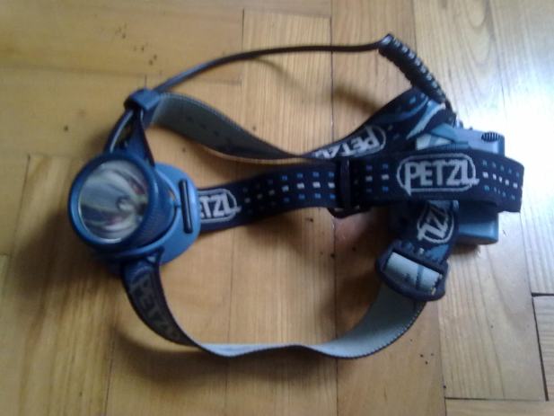 Naglavna lampa petzl