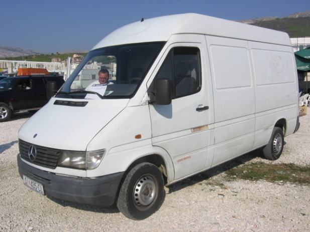 208 Mercedes sprinter #2