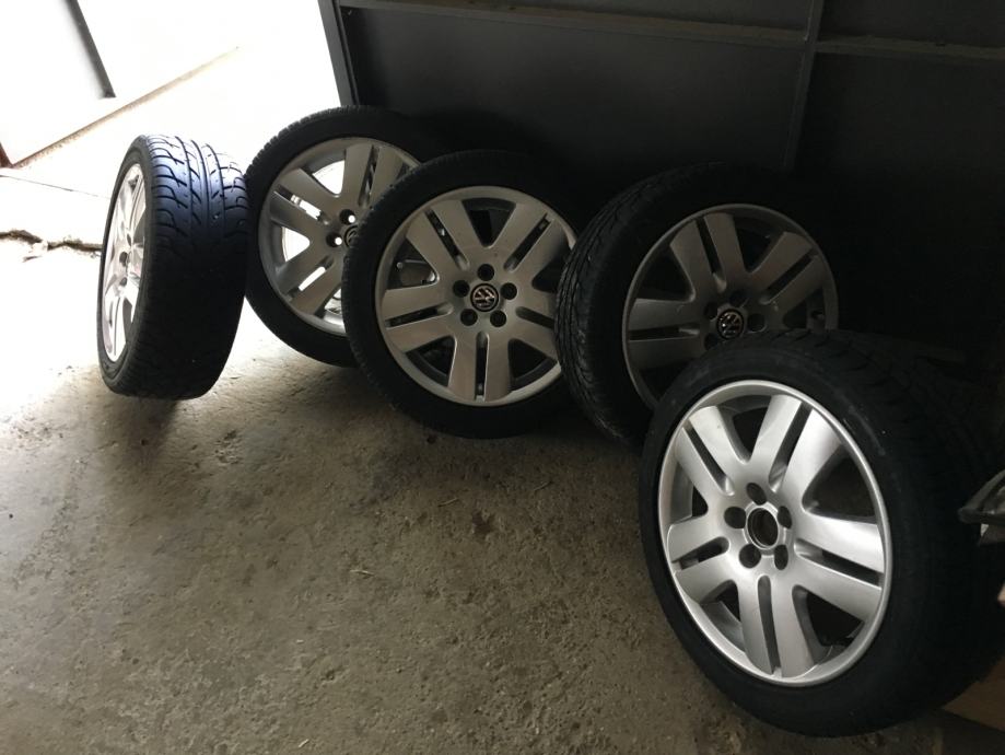 VW Alu Felge 16 Rupe 5x100 5 Kom S Novim Gumama