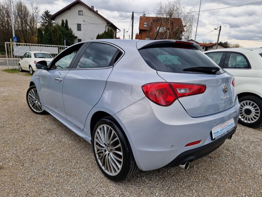 Alfa Romeo Giulietta Jtdm Turismo Navi Bi Xenon Alu Potvrda Km