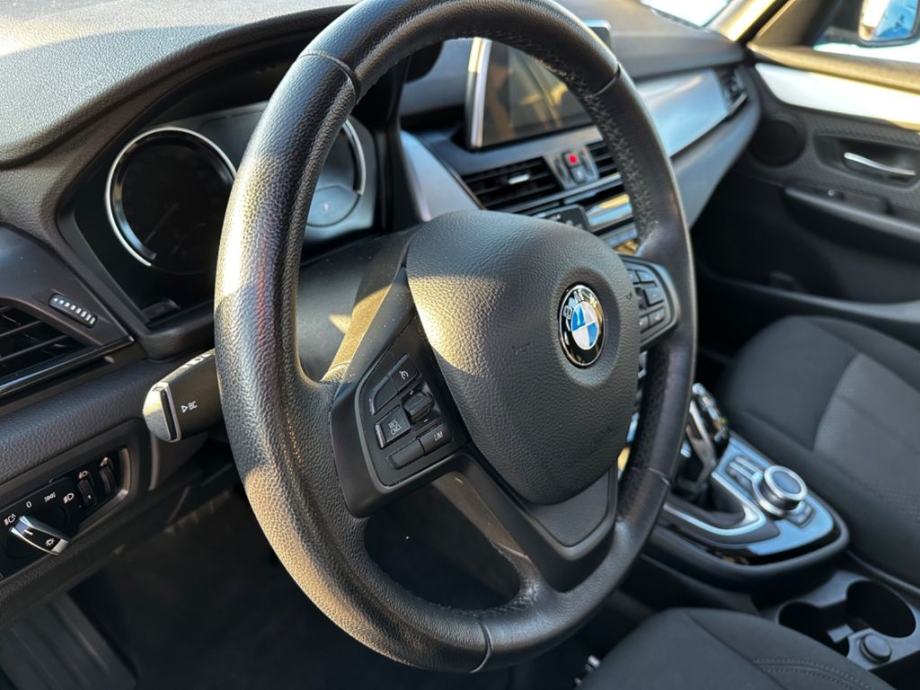 BMW 216d Active Tourer Advantage AUTOMATIK NAVI PDC ALU LED TEMPOMAT