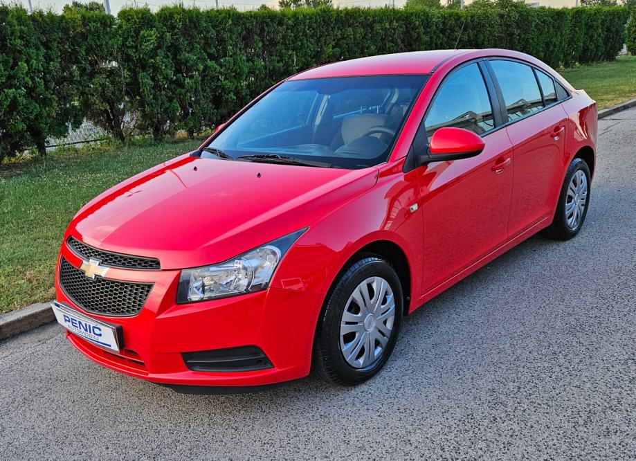 Chevrolet Cruze Km Vlasnik Novo Novo God