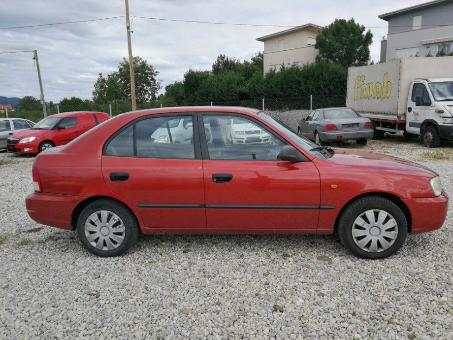 Hyundai Accent 1 5 GLSi 2001 God