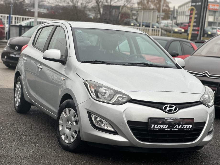 Hyundai I Regan God Dan Vlasnik Hr Auto Klima Servisna Knjiga