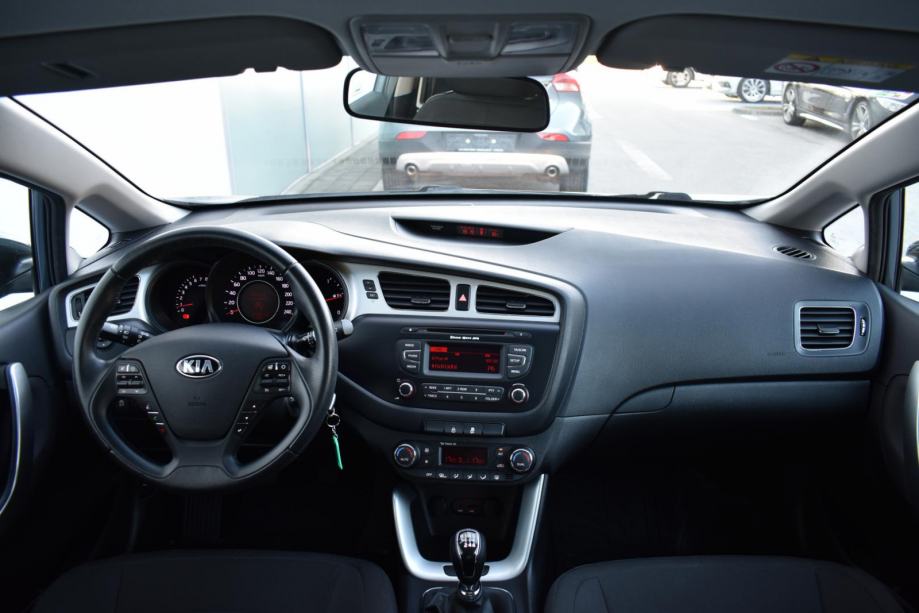 KIA Ceed 1 4 LX EDITION TEMPOMAT SENZORI LED 2013 God