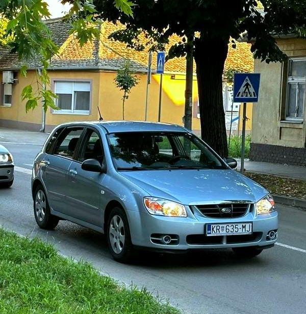 Kia Cerato 1 5 CRDi LX SERVISIRANA 2005 God