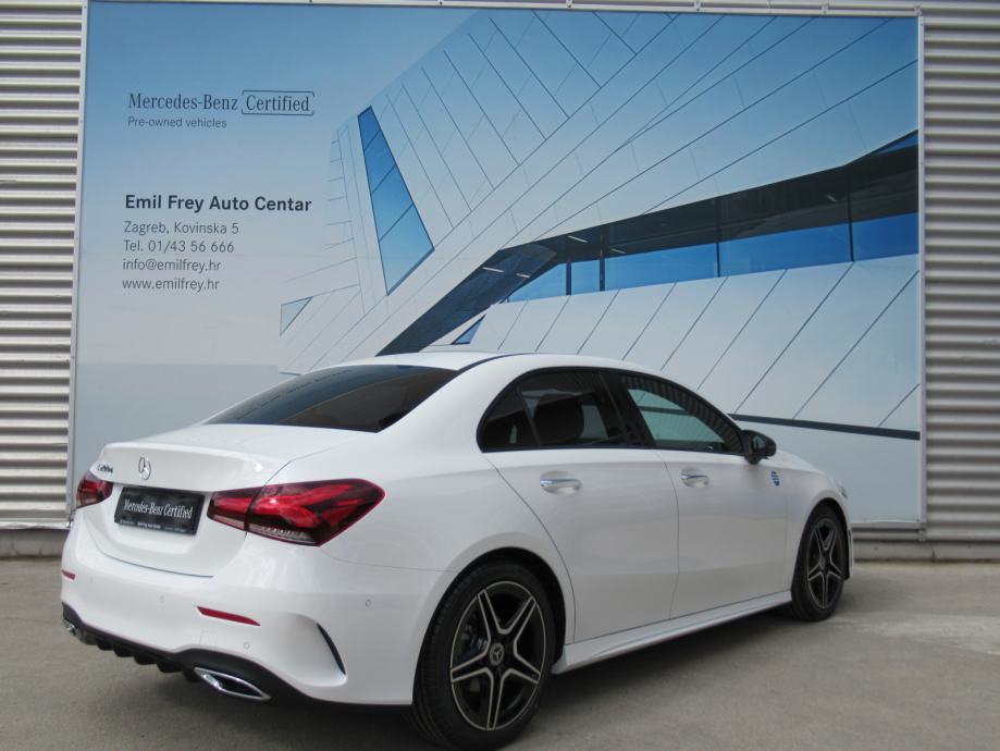 Mercedes Benz A Klasa 200 D Limuzina AMG Line Night Paket 2022 God