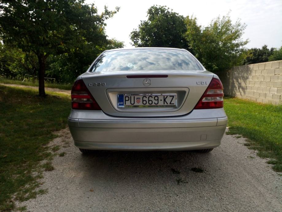 Mercedes Benz C Klasa 220 Automatik Zamjena Za SUV Ili Terenac 2004 God