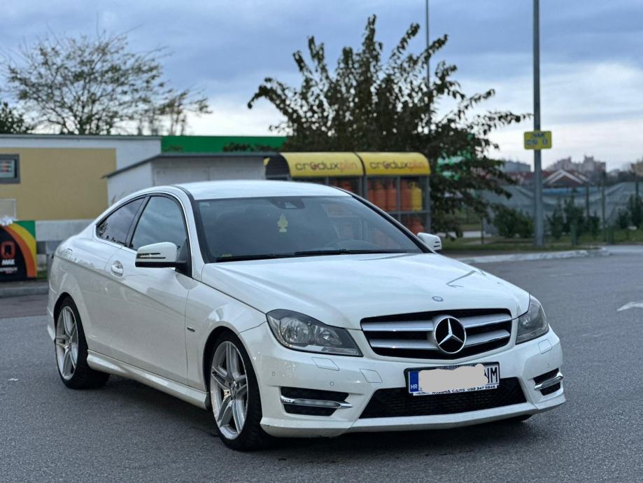 Mercedes Benz C Klasa Coupe AMG 220 CDi Automatik Cj 8 999 E ZAMJENA