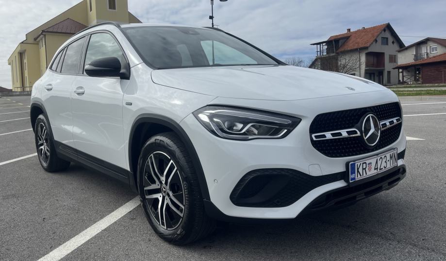 Mercedes Gla E Amg Plug In Hibrid Servisna Km Top Stanje