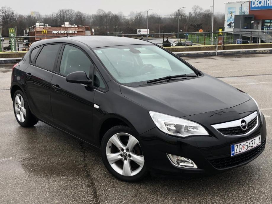 Opel Astra T Aut Klima Alu Tempomat Maglenke Naslon Za Ruku