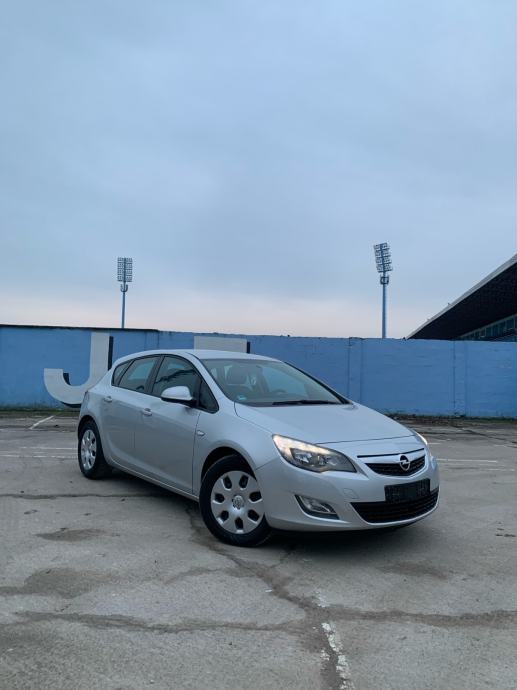 Opel Astra 1 7 CDTI Eco FlexLEDNAVIPDCHandsfreeTempomatKukaTop