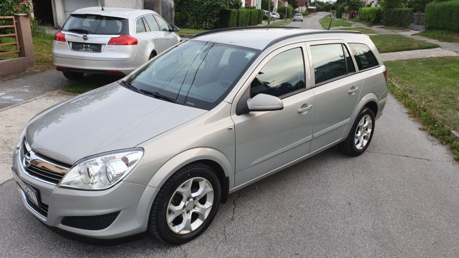 Opel Astra Karavan 1 7 CDTI 150151 km kupljena u RH odlična 2007