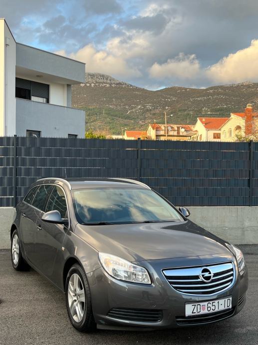 Opel Insignia Karavan Cdti Top Stanje God