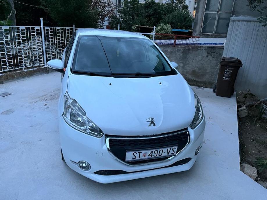 Peugeot 208 1 2 VTi 2012 God