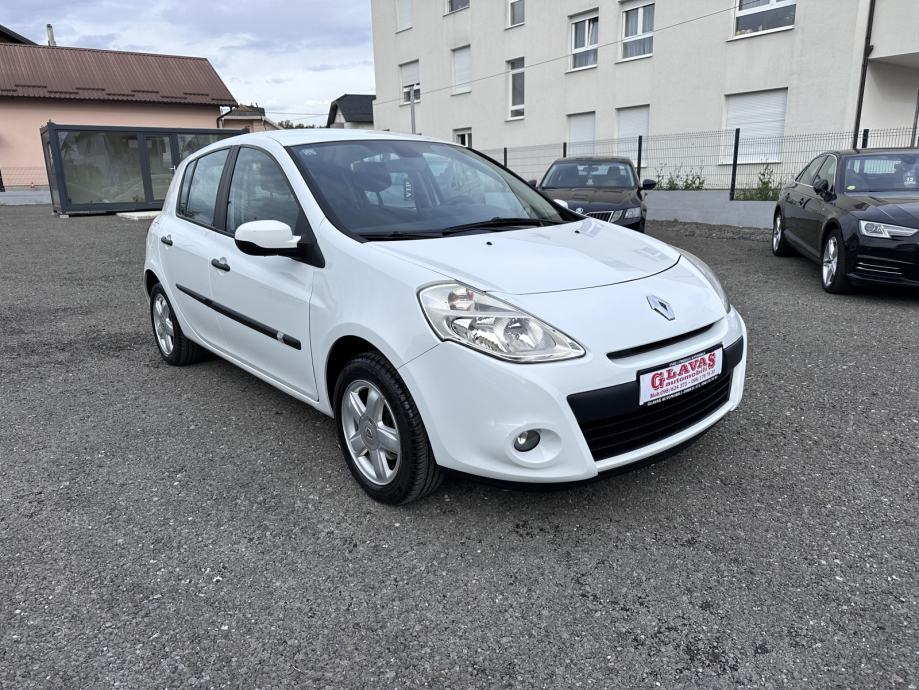 Renault Clio DCi 75 NAVI TEMPOMAT ALU NOVE GUME VELIKI SERVIS 2014 God