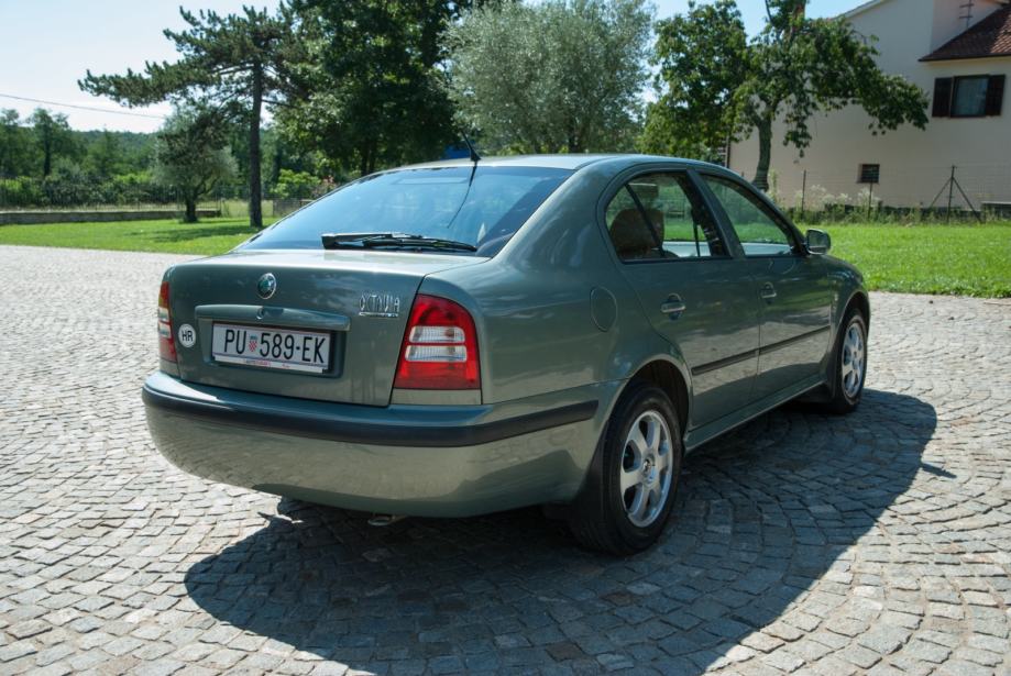 skoda-octavia-2.0-slika-39121518.jpg