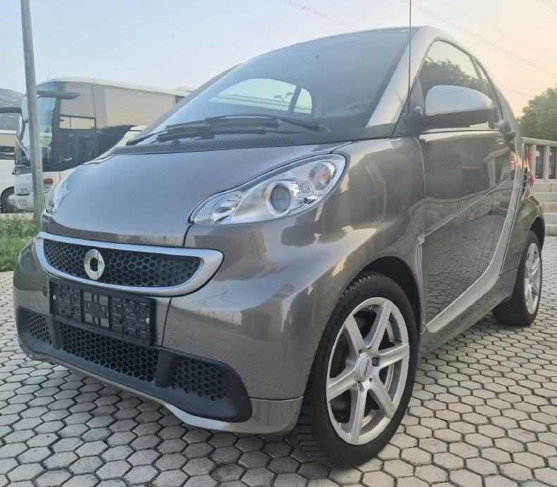 Smart Fortwo FACELIFT SERVO VOLAN AUTOMATIK KLIMA PANORAMA ALU