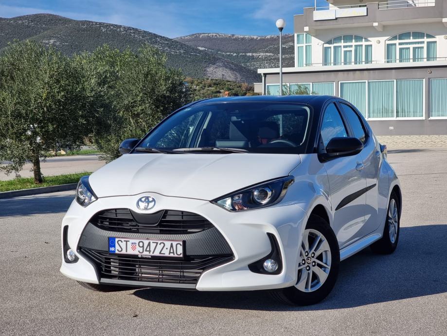 Toyota Yaris 1 5 VVT IE SOL AUTOMATIK 1 900 KM 2022 God