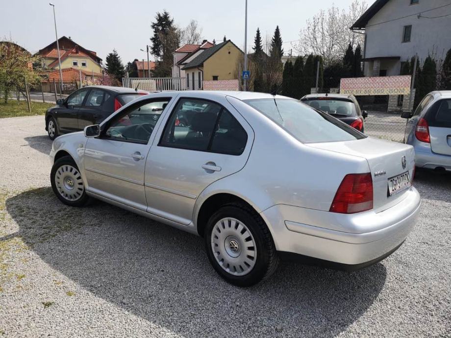 VW Bora 1 9 TDI Auto Klima Reg 10 2019 1 Vlasnik Kartice 36 60 Rata