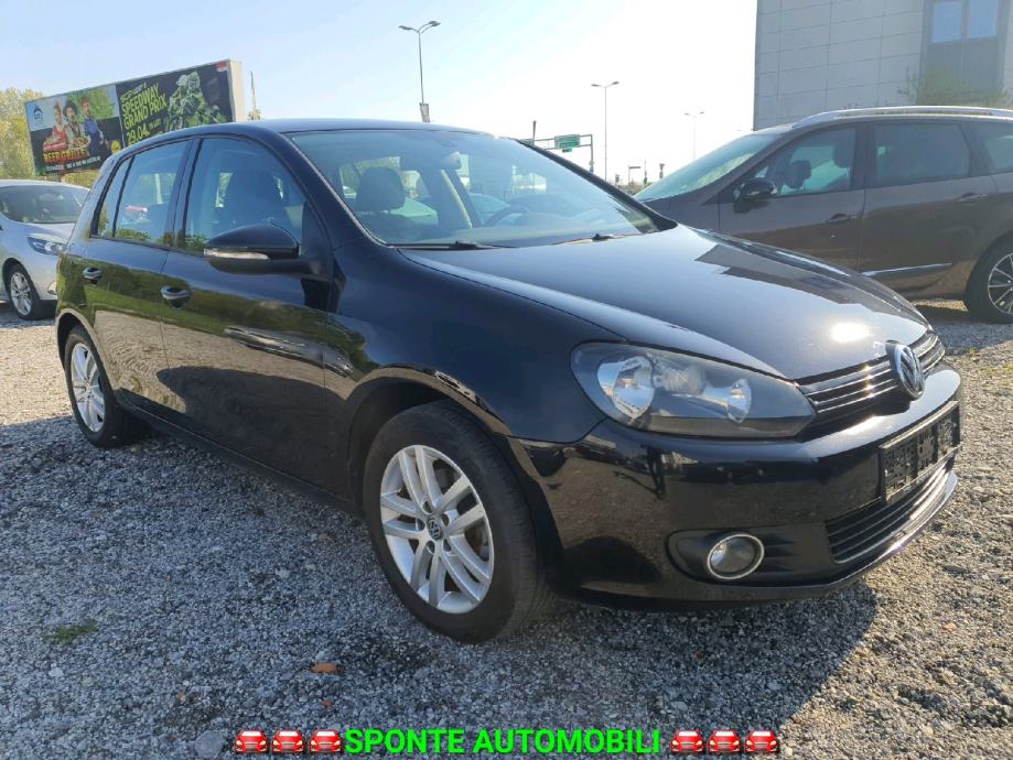 VW Golf VI 1 6 TDI BLUEMOTION NAVI PDC ALU TIPKE NA VOLANU 2011 God