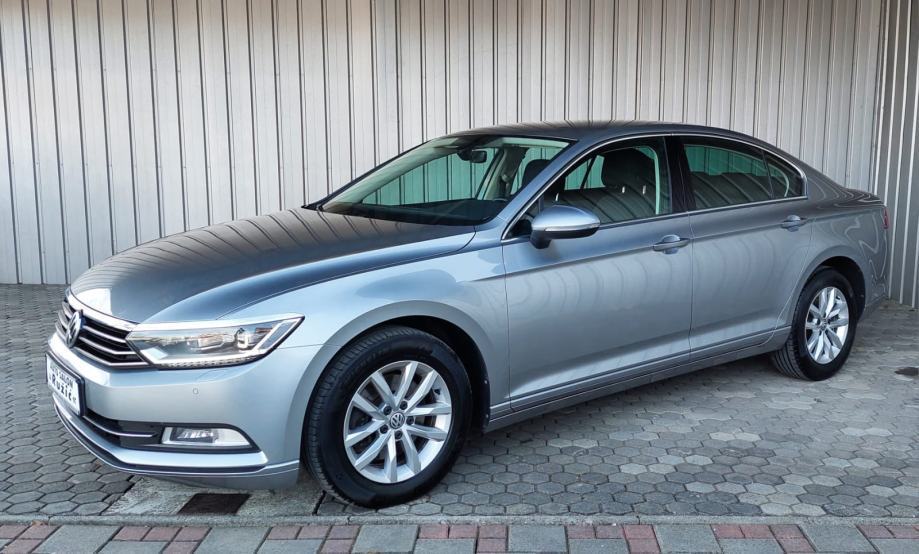 VW Passat 2 0 TDI ALU NAVI PDC KAMERA ADAPT TEMPOMAT FULL LED GARANC