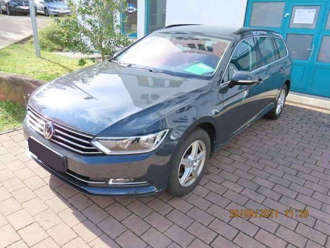 VW Passat Variant 2 0 TDI BMT DSG AUTOMATIK ALU NAVI PDC GAR DO 2 GOD