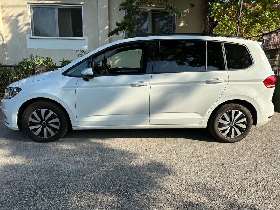 VW Touran 2 0 TDI 7 Sjedala 2023 God