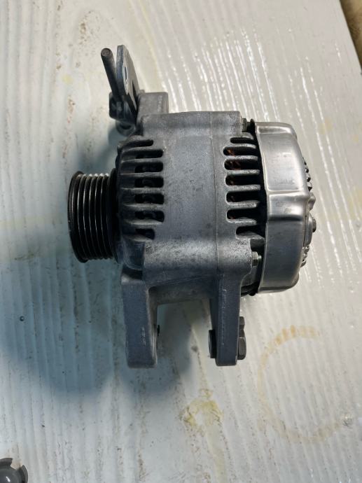 Alternator Toyota Yaris