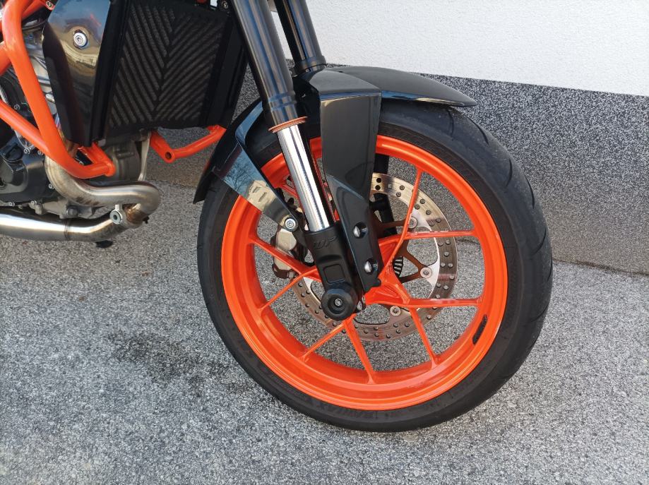 KTM DUKE 690 R ABS S GARANCIJOM 2015 God