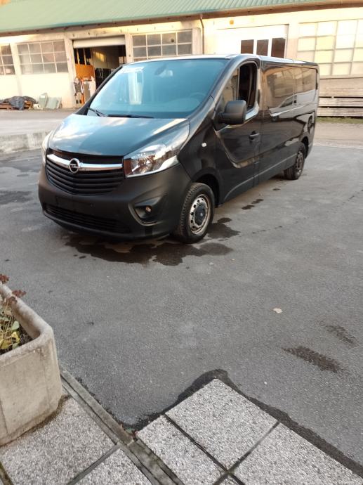 Opel Vivaro Biturbo God