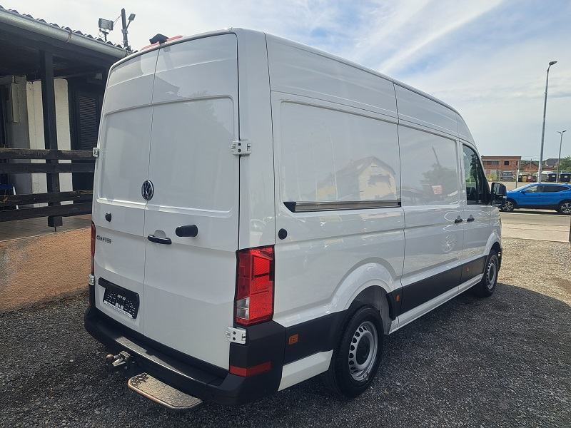 VOLKSWAGEN CRAFTER 2 0 TDI 140ks Klima Kuka za vuču Park Kamera Police