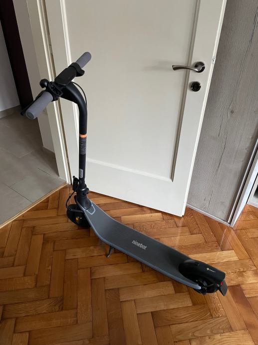 Segway Ninebot Kickscooter E Elektri Ni Romobil