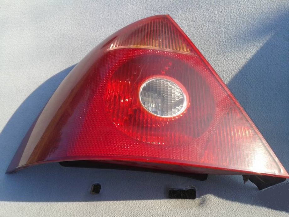 Ford Mondeo 2001 2007 Zadnje Lampe Limuzina