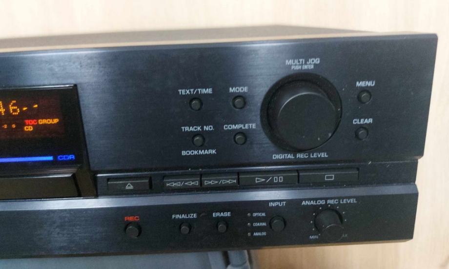 VRHUNSKI CD PLAYER YAMAHA CDR HD1500