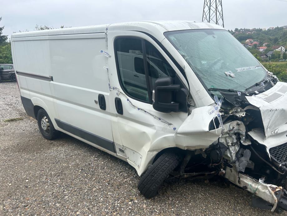 Peugeot Boxer Kombi Hdi Kw Godina Karamboliran Dijelovi