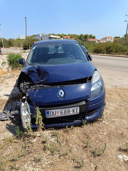 Renault Megane Scenic 2010 God