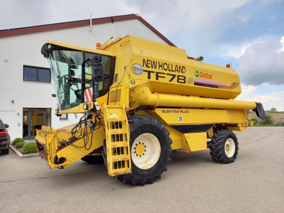 Kombajn New Holland Tf