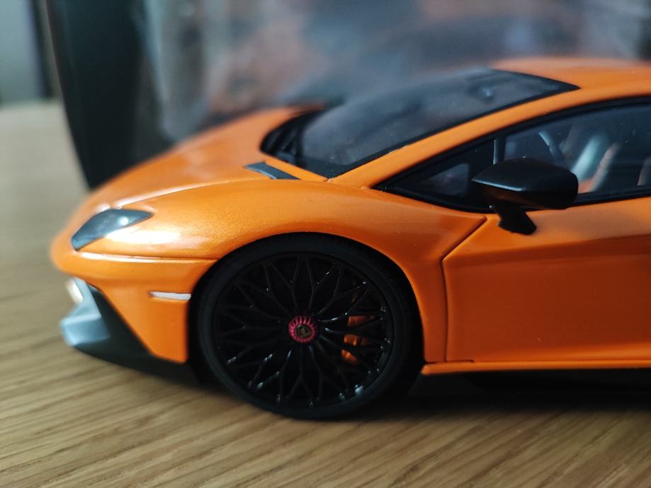 Kyosho Lamborghini Aventador LP750 SV Ousia 1 18