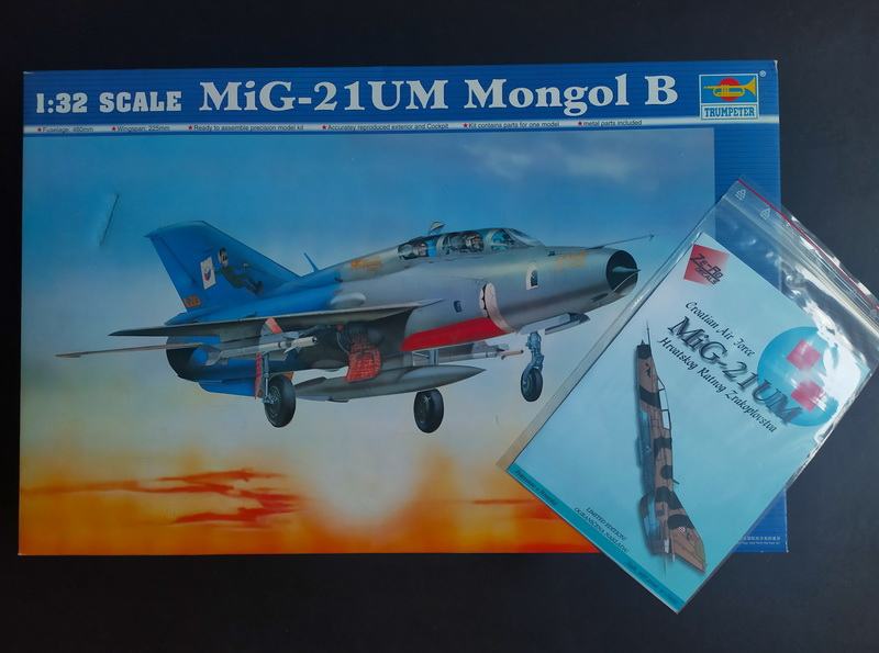 Maketa Aviona MiG 21UM HRZ Oznake 1 32