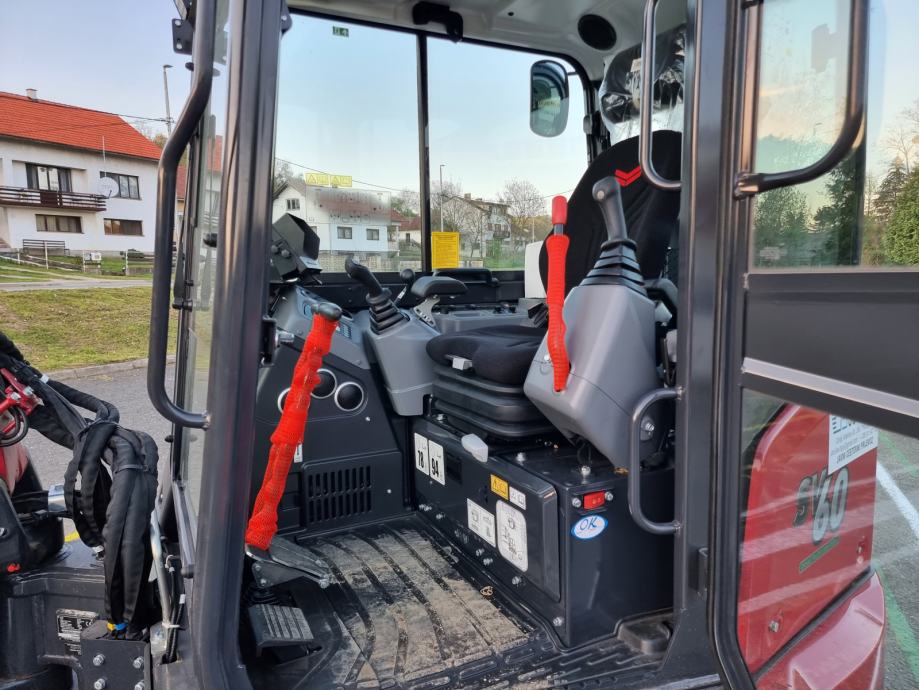 Yanmar SV60 powertilt Moguć najam stroja