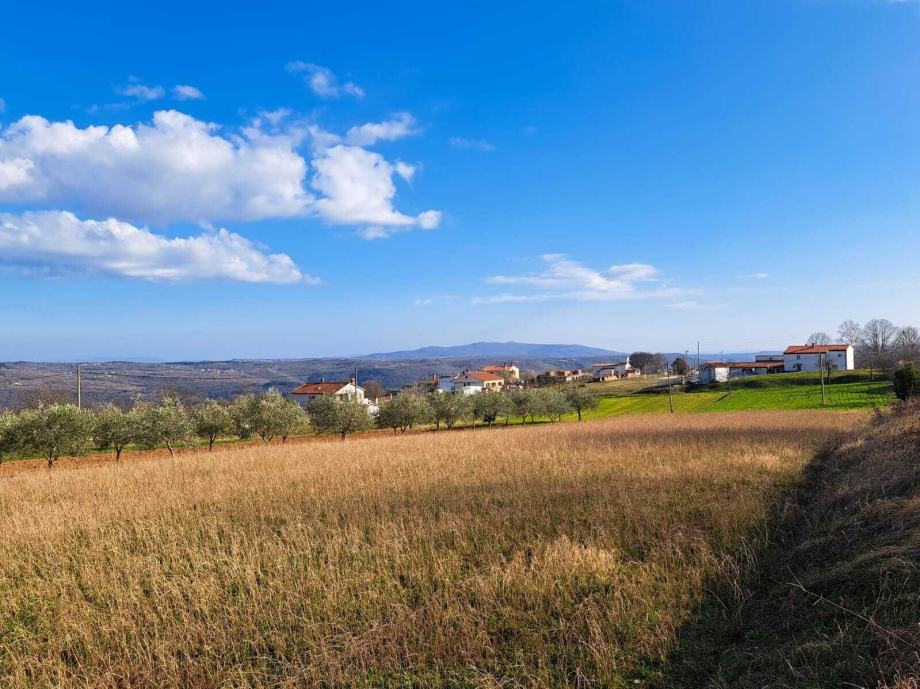 Građevinsko zemljište s projektom i dozvolom okolica Barbana