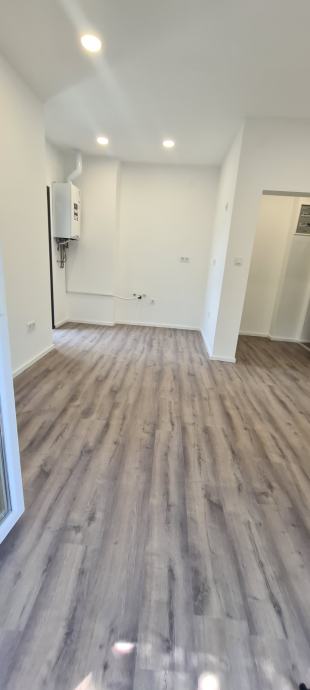 Marku Evec Centar M Novogradnja Balkon Parking Prodaja