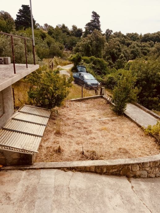 Otok Rab Kampor samostojeća kuća na mirnoj lokaciji prodaja