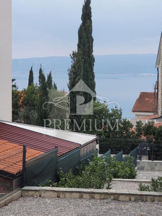 Penthouse Sa Krovnom Terasom Panoramski Pogled Gara A Prodaja