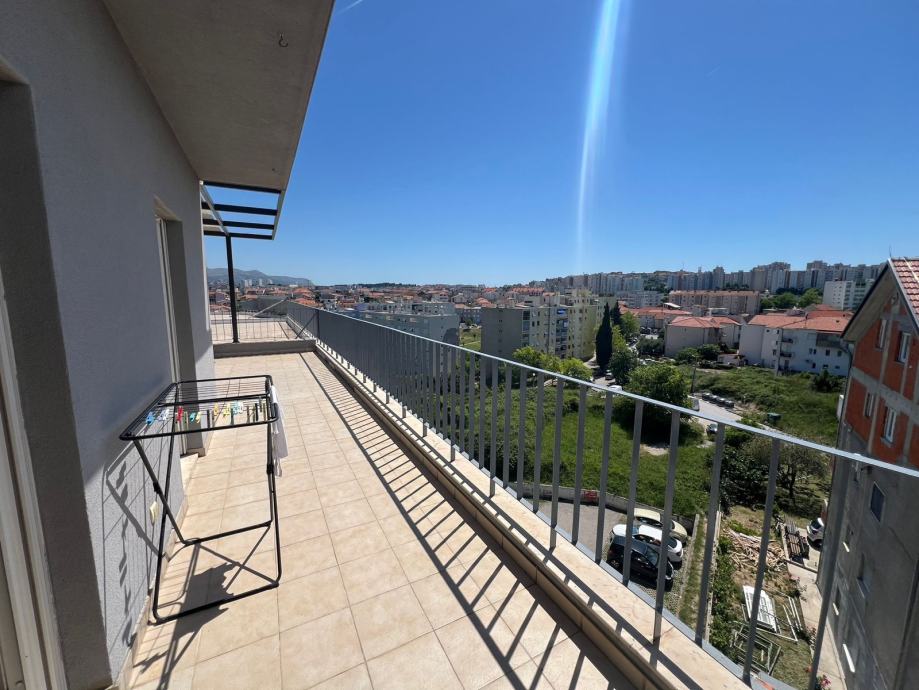 Penthouse S Otvorenim Pogledom Na Grad Novo Prodaja