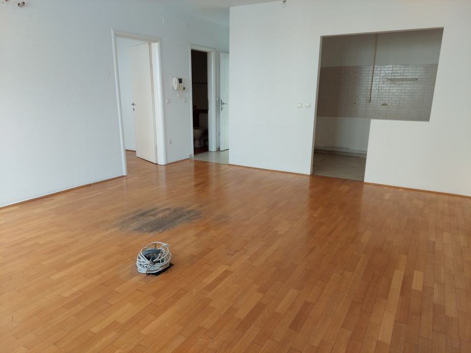 Poslovni Prostor Zagreb Gornja Dubrava Poliklinika Ordinacija 70 M2