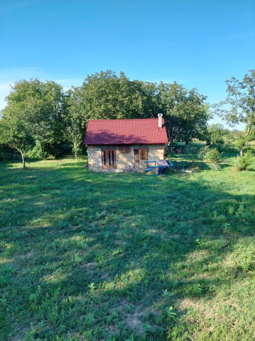 Prekrasno Imanje Na Osami Iznad Batine Prodaja